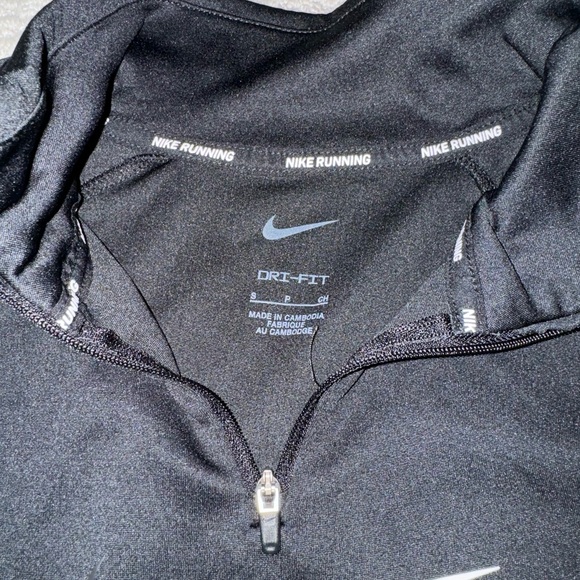Nike Women’s Running 1/4 Zip Long Sleeve Top - Picture 4 of 5